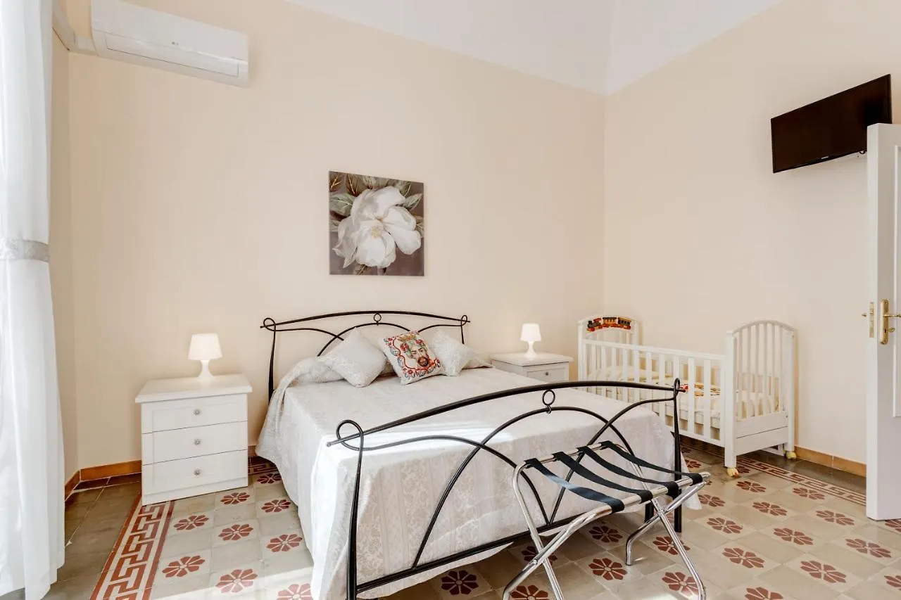 Catania Central Apartment With Terrace- Casa Mariella