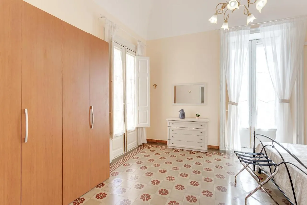 Catania Central Apartment With Terrace- Casa Mariella Italia
